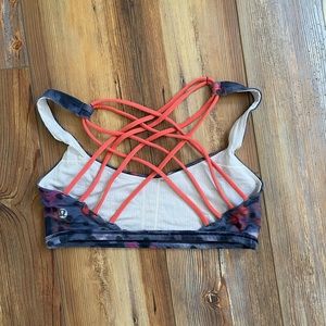 Lululemon Free To Be Wild bra size 4
